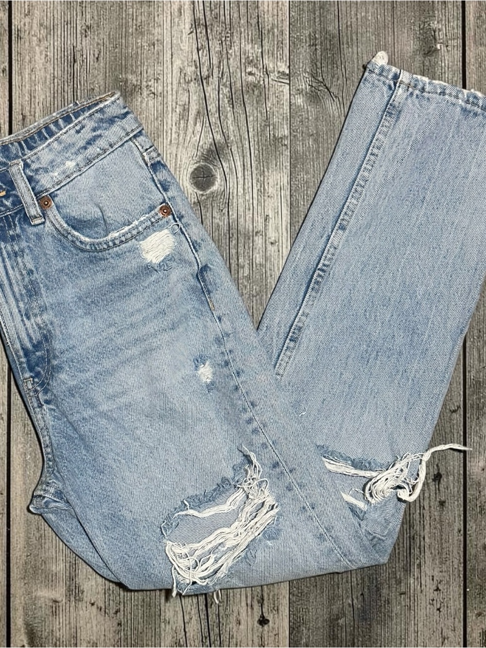 Zara High Rise Distressed Straight Leg Jeans Sz 4 Light Wash Raw Hem Relaxed Mom